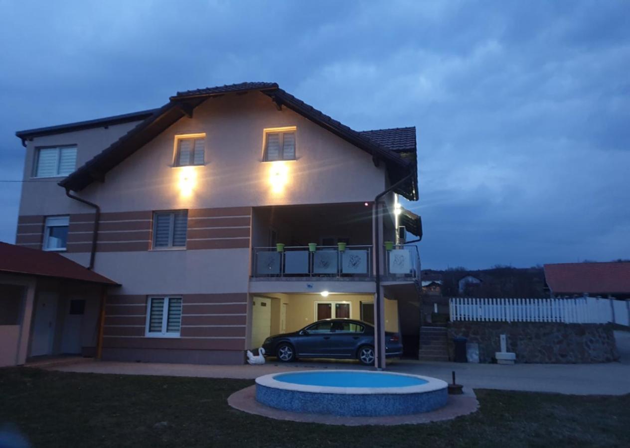 Apartmani Apolon Vrdnik Exteriér fotografie